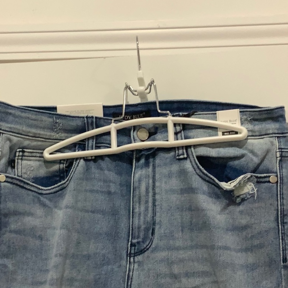 NWT Judy Blue destroyed jeans - Skinny Fit - Picture 3 of 6